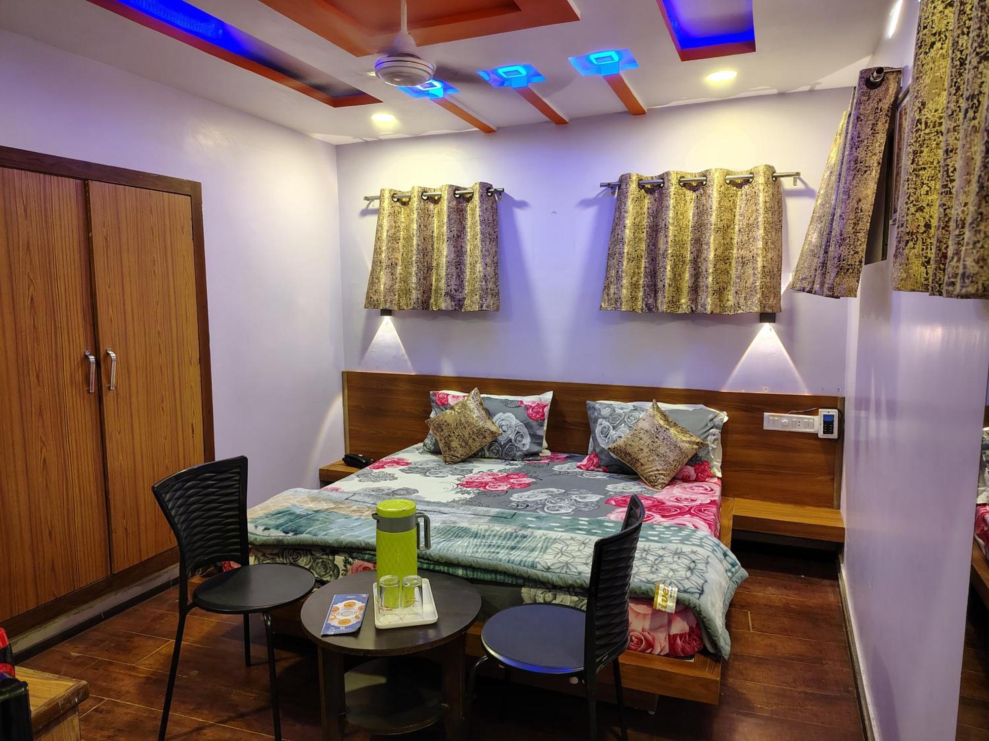 Shaleen Elegance Homestay Nakki Lake 400 Meters Ábú-hegy Kültér fotó
