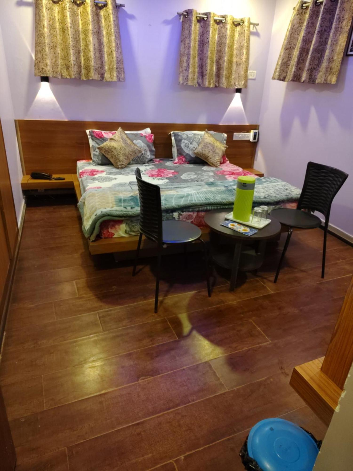 Shaleen Elegance Homestay Nakki Lake 400 Meters Ábú-hegy Kültér fotó